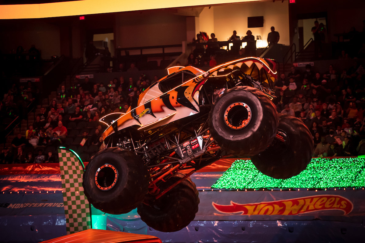 Hot Wheels Monster Trucks Live™ Glow Party™ 2023 Budapest