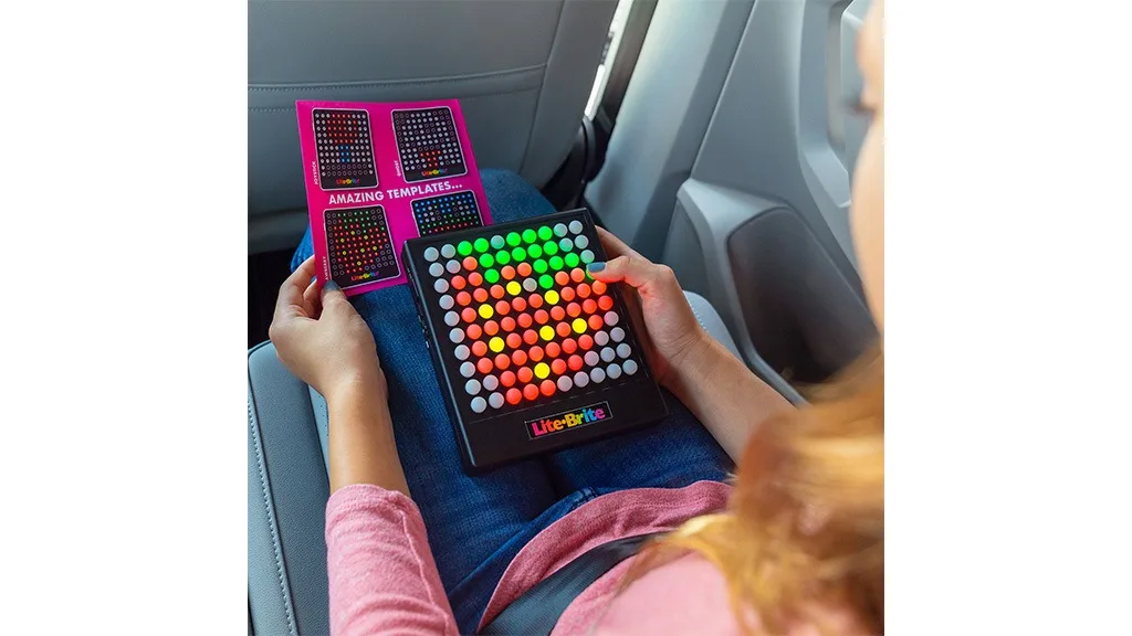 La nuova generazione di Lite-Brite offre ancora più possibilità di gioco