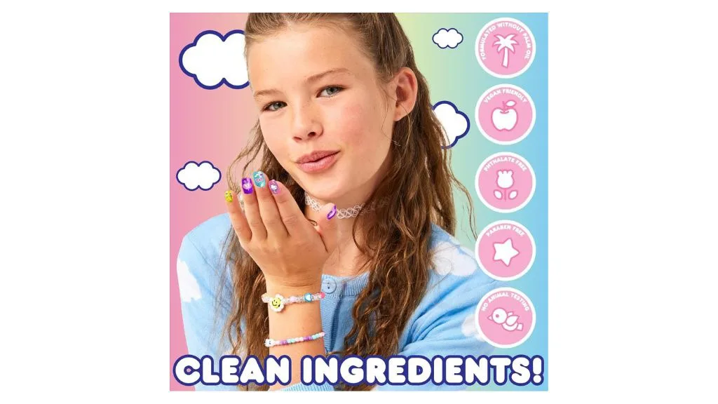 Questo set per nail art Hello Kitty scintillante rende magici le manicure