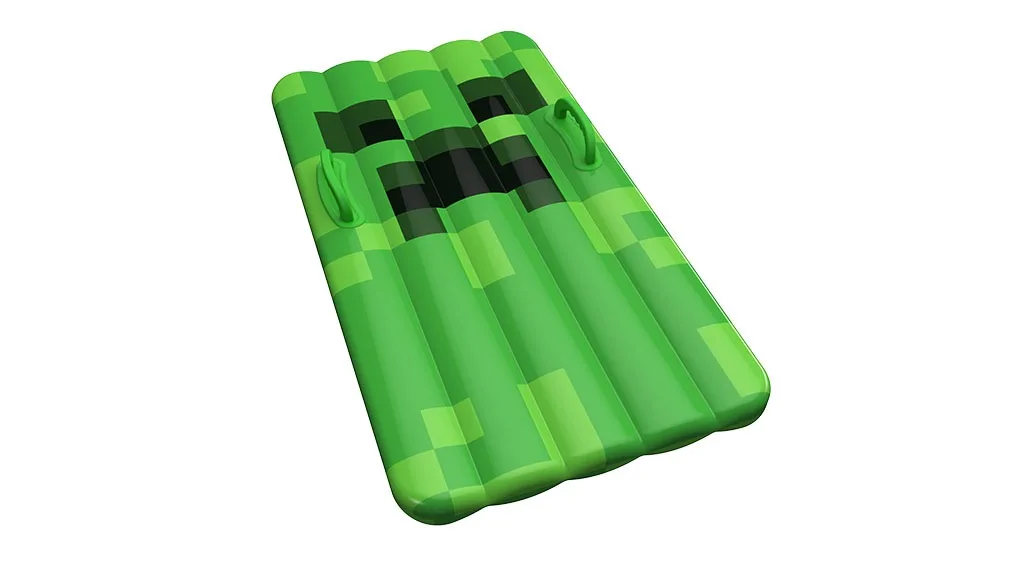 Playview Brands porta i giochi gonfiabili di Minecraft e NERF nel cortile sul retro.