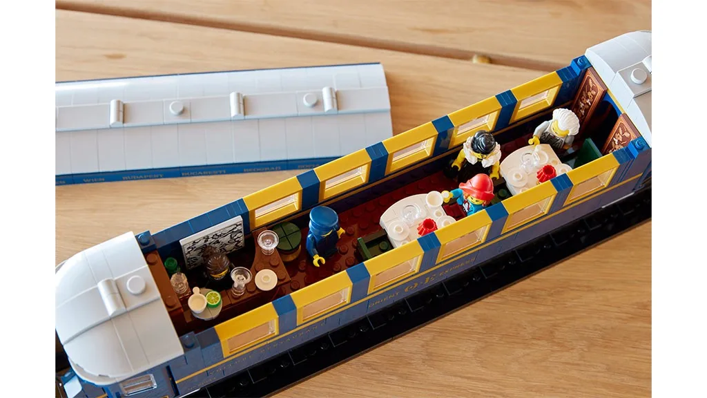 Decolla sul set LEGO Orient Express!