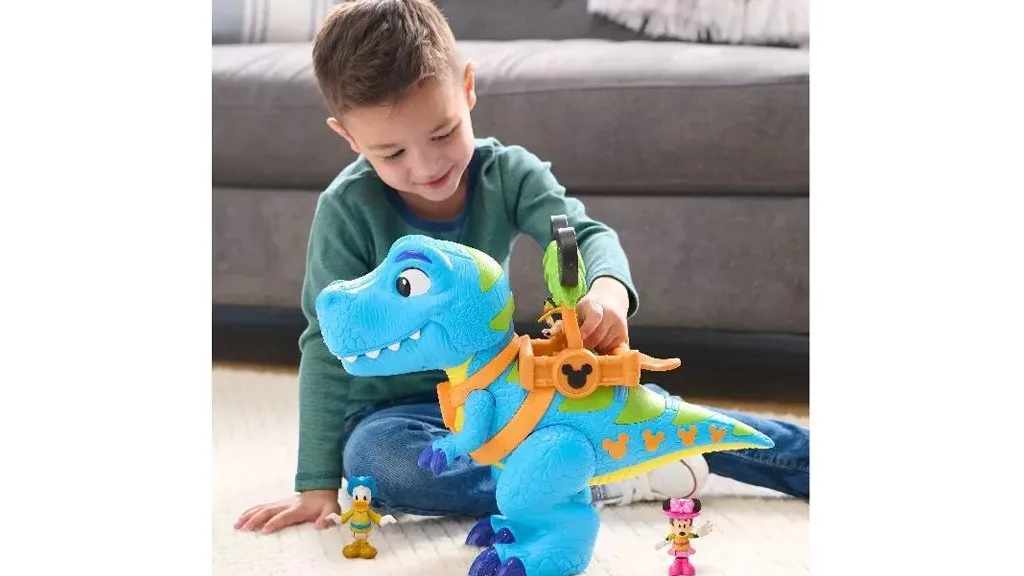 Parti per un'avventura intrisa di Disney con il Mickey Zúgó Safari Dinosauro