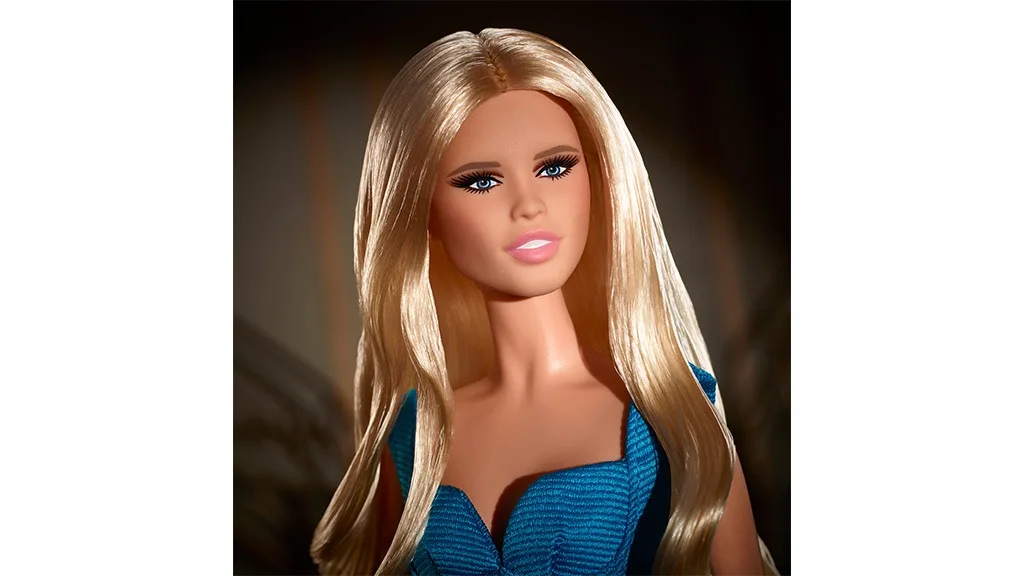 Mattel lancia la Barbie Claudia Schiffer per le aspiranti modelle.