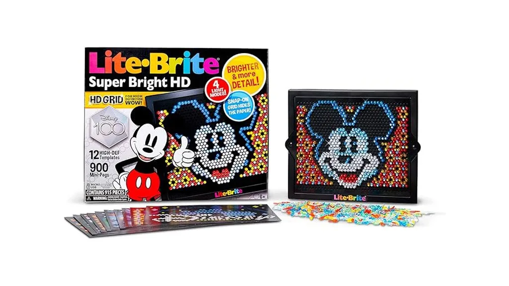 La edizione Lite-Brite Super Bright HD Disney100 è magicamente luminosa, senza polvere di fata.