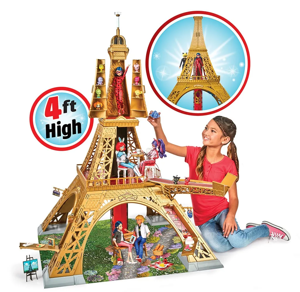 È gigantesco! Questo set di gioco Miraculous Ladybug Paris Heroez che punta in alto è davvero epico