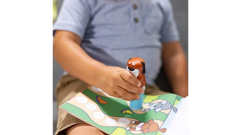 Adesivi Wow! Un'attività per bambini che non crea disordine