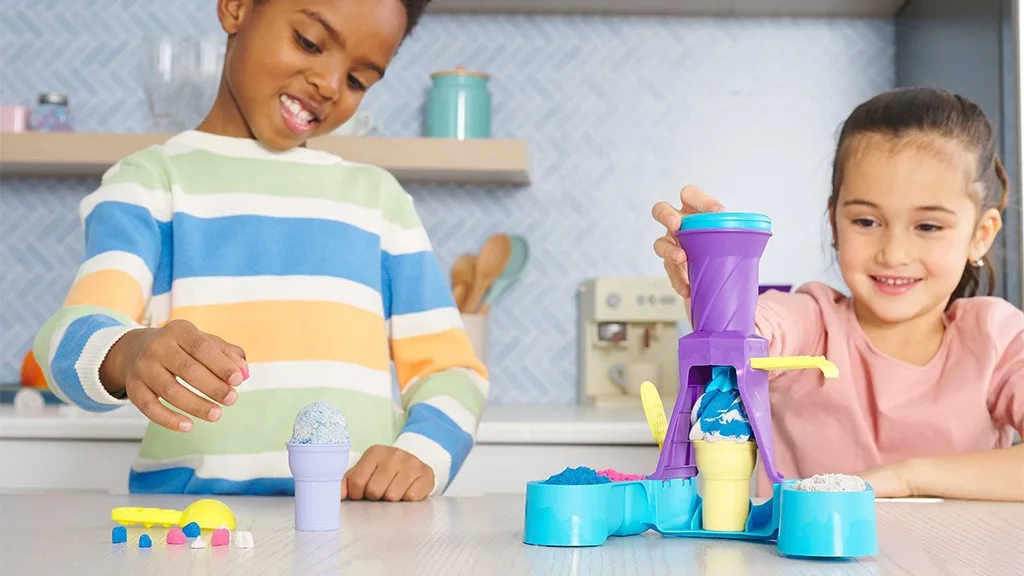 Io urlo, tu urli per la postazione per gelato morbido Kinetic Sand.