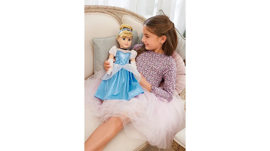 I bambini possono ora giocare con le bambole American Girl insieme ad Ariel, Tiana e Cenerentola