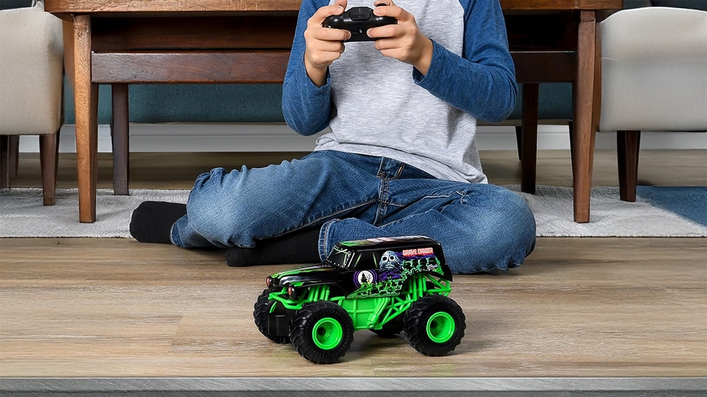 Spin Master Monster Jam Smash & Bash Grave Digger R/C auto telecomandato
