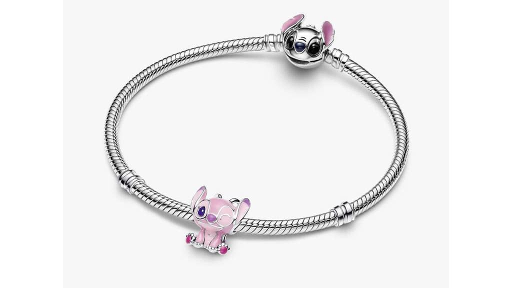 Stitch balla nel nuovo videoclip