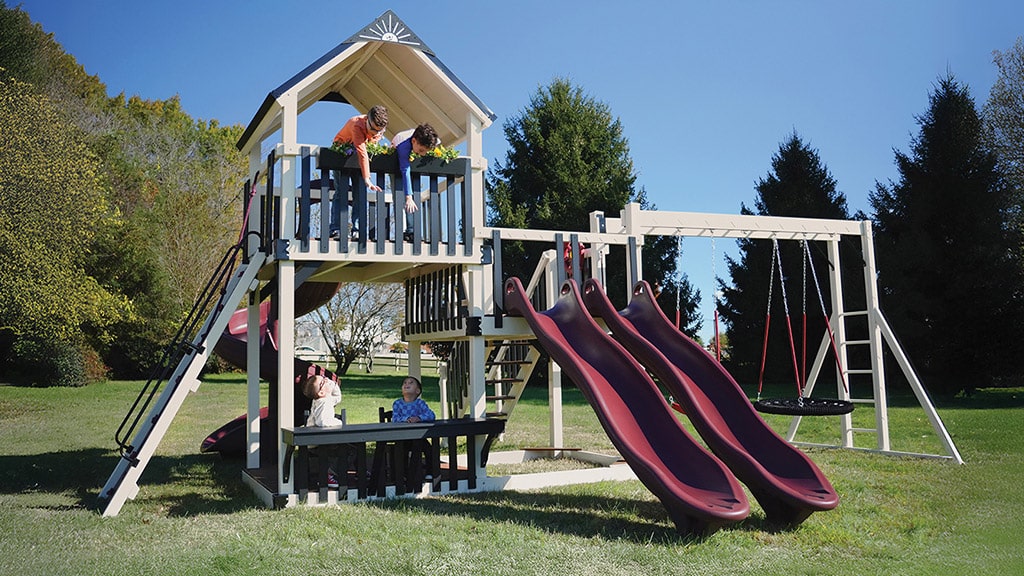 Salta nella primavera con i nuovi set da giardino all'aperto di King Swings!
