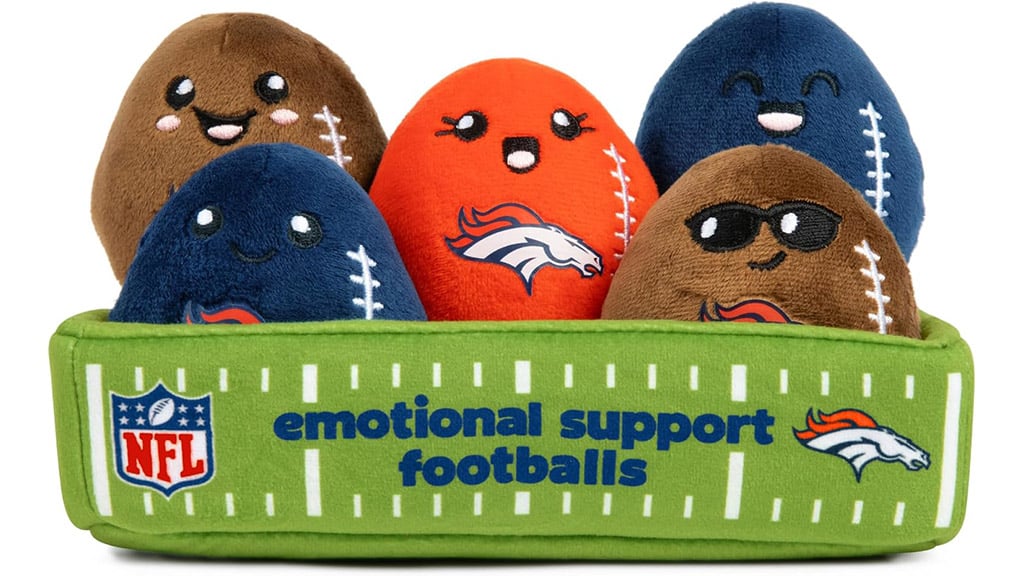 Scopri i nuovi peluche emotivi NFL di Relatable!