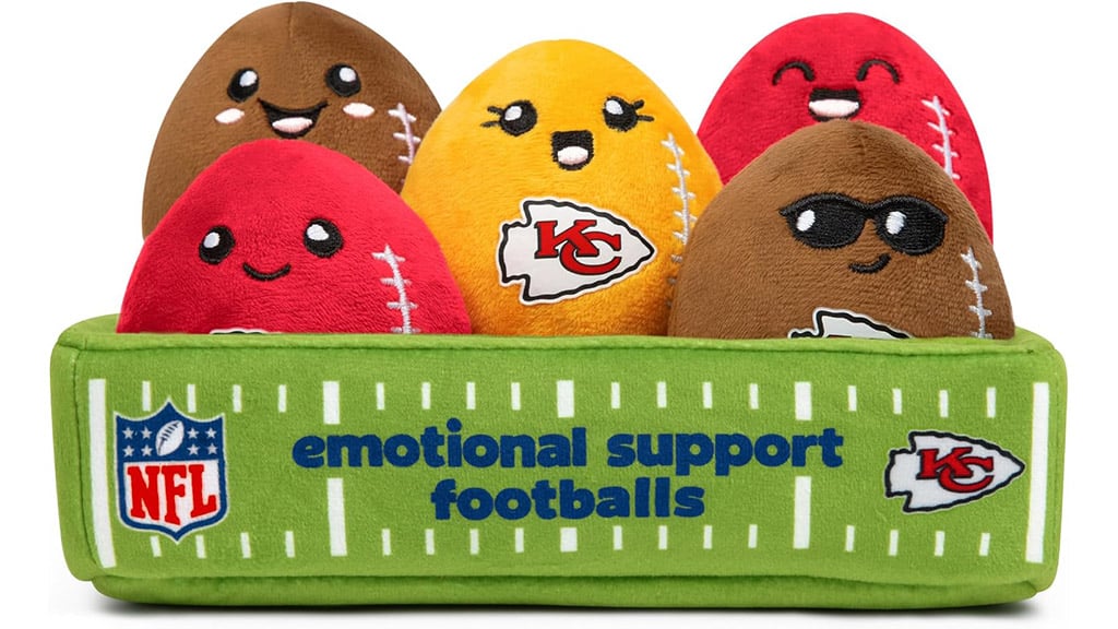 Scopri i nuovi peluche emotivi NFL di Relatable!
