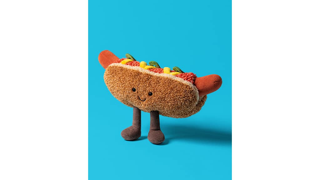 Il Jellycat Diner presenta una figura di peluche con menu
