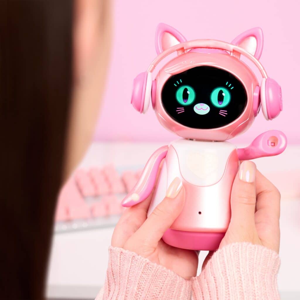 EmotoBOT di Just Play ha una personalità autonoma