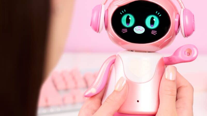 EmotoBOT di Just Play ha una personalità autonoma