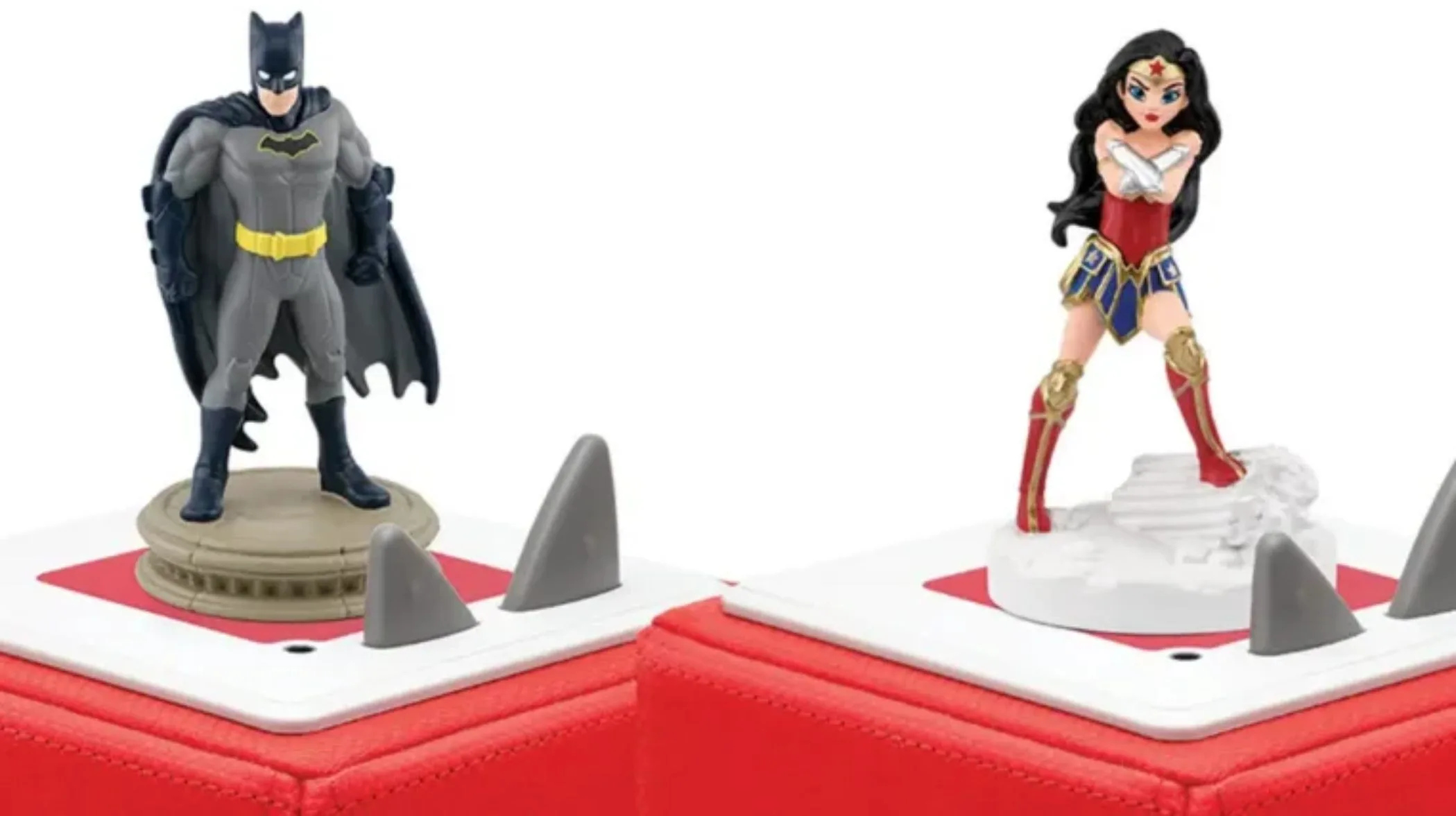 Vivi i tuoi sogni da supereroe con Batman e Wonder Woman Tonies!