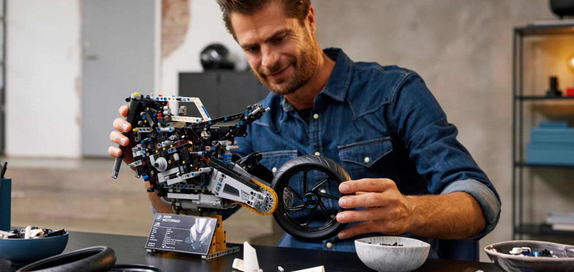 LEGO ha annunciato il set LEGO Technic BMW M 1000 RR
