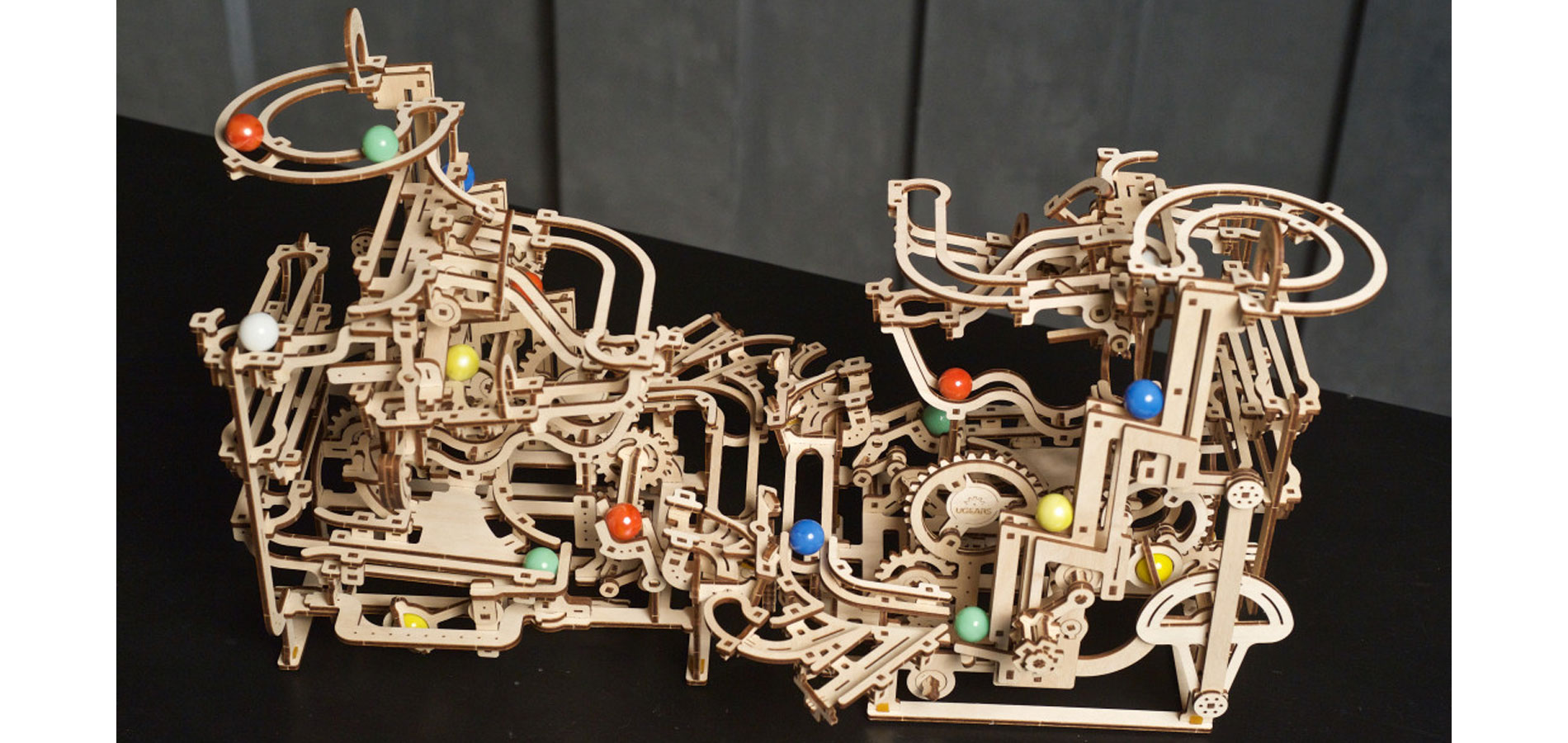 Gli ingranaggi continuano a girare presso il produttore ucraino di puzzle Ugears