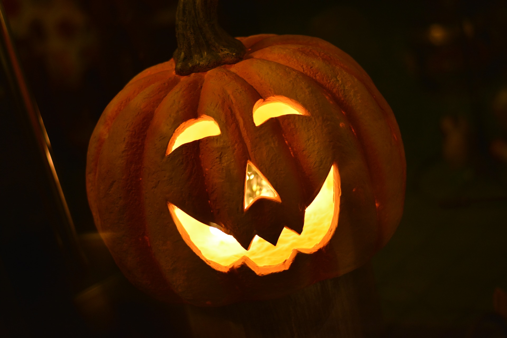 Prepariamoci per Halloween, intaglio della zucca passo dopo passo!