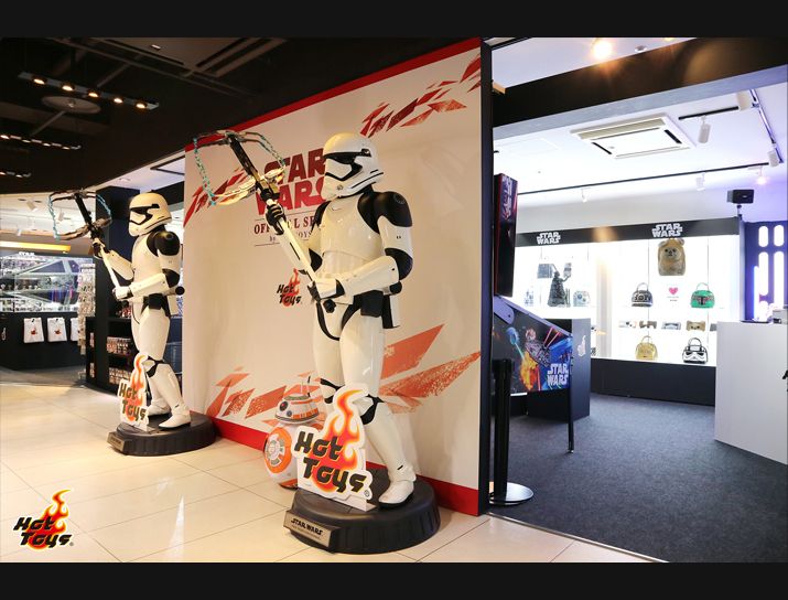 Star Wars: Gli Ultimi Jedi - negozio ufficiale Hot Toys aperto a Tokyo!