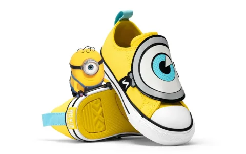 Il film Minions e mostri porta emozione anche sulle scarpe Converse dei bambini