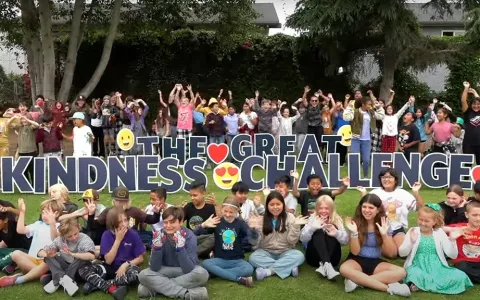 OOLY e Suzy Ultman hanno collaborato per una nuova collaborazione creativa