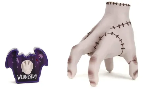 Queste nuove Crocs di Monsters & Co. strapperanno sicuramente qualche urlo