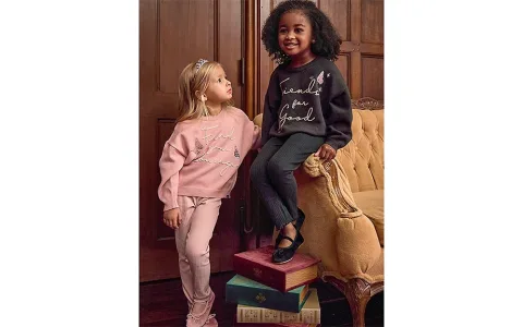 Esaudisci i desideri dei bambini con la bambola Jasmine Principessa Disney di American Girl
