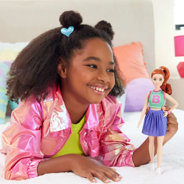 Bambola Barbie Fashionista con capelli rossi e gonna viola - Mattel immagine 5