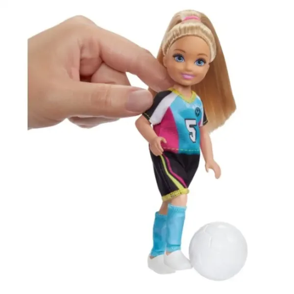 Barbie Dreamhouse Adventures: Set da gioco di calcio di Chelsea - Mattel immagine 4