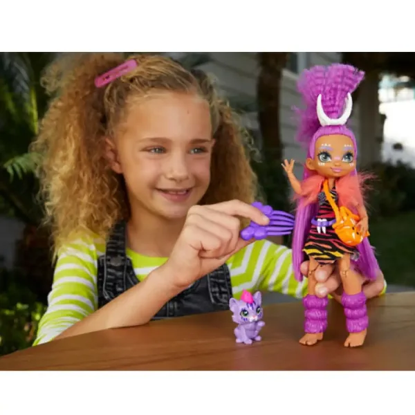 Cave Club: Set di gioco Roaralai con Ferell il dinosauro - Mattel immagine 4