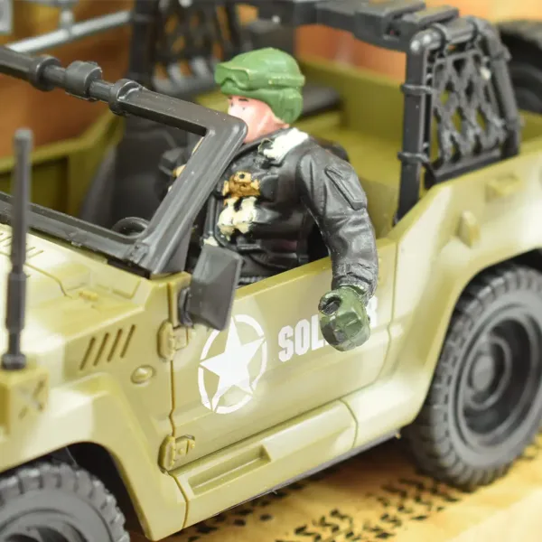 Combat Force 9: Veicolo militare con soldato e armi 22cm immagine 4