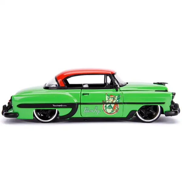DC Comics: Figura di Poison Ivy e modello di auto in metallo Chevy Bel Air del 1953 in scala 1/24 - Simba Toys immagine 3