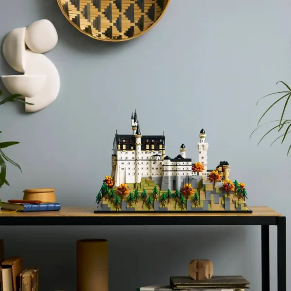 LEGO® Architecture: Castello di Neuschwanstein (21063) immagine 7