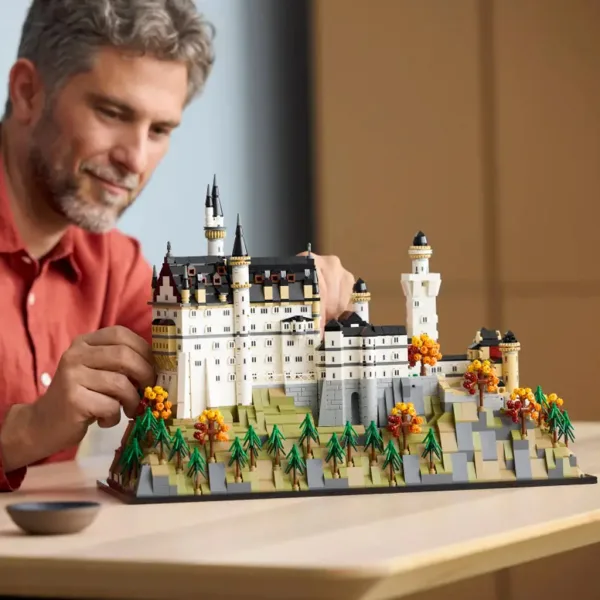 LEGO® Architecture: Castello di Neuschwanstein (21063) immagine 8