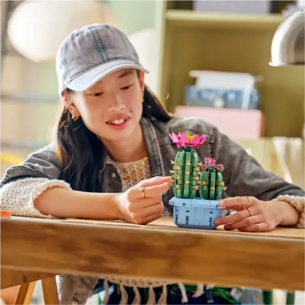 LEGO® Botanicals: Cactus in fiore (11509) immagine 4