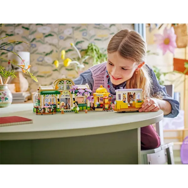 LEGO® Friends: Caffetteria botanica e negozio di fiori (42671) immagine 7