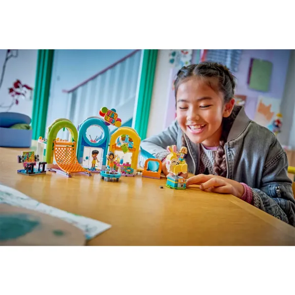 LEGO® Friends: Casa da gioco allegra (42686) immagine 5