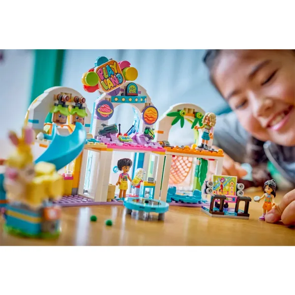 LEGO® Friends: Casa da gioco allegra (42686) immagine 6