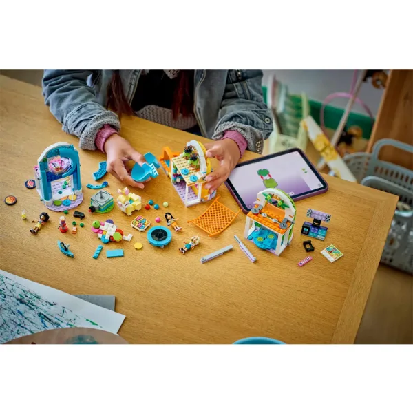 LEGO® Friends: Casa da gioco allegra (42686) immagine 7