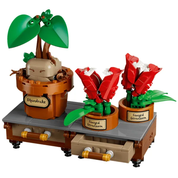 LEGO® Harry Potter™: Le piante della lezione di Erbologia di Hogwarts (76474) immagine 3