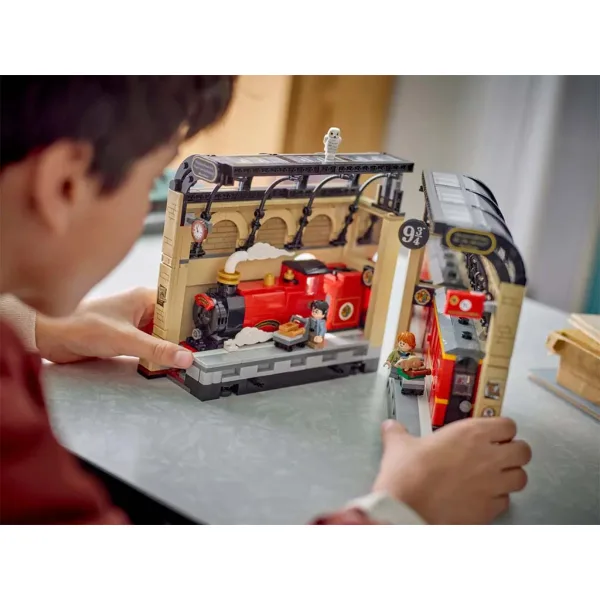 LEGO® Harry Potter: L’angolo dei libri: Espresso per Hogwarts™ (76450) immagine 8