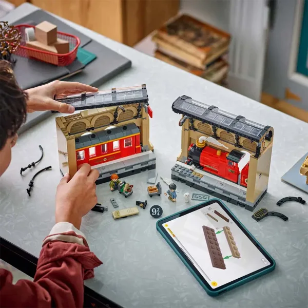 LEGO® Harry Potter: L’angolo dei libri: Espresso per Hogwarts™ (76450) immagine 9