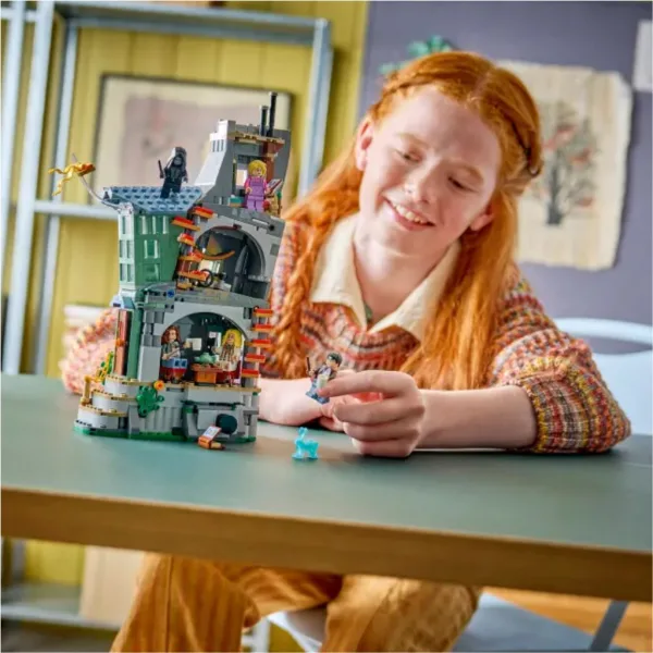 LEGO® Harry Potter: La casa di Luna Lovegood (76467) immagine 4