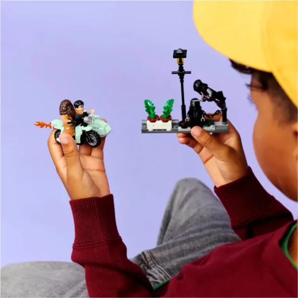 LEGO® Harry Potter: La fuga di Hagrid™ e Harry da Privet Drive (76459) immagine 4