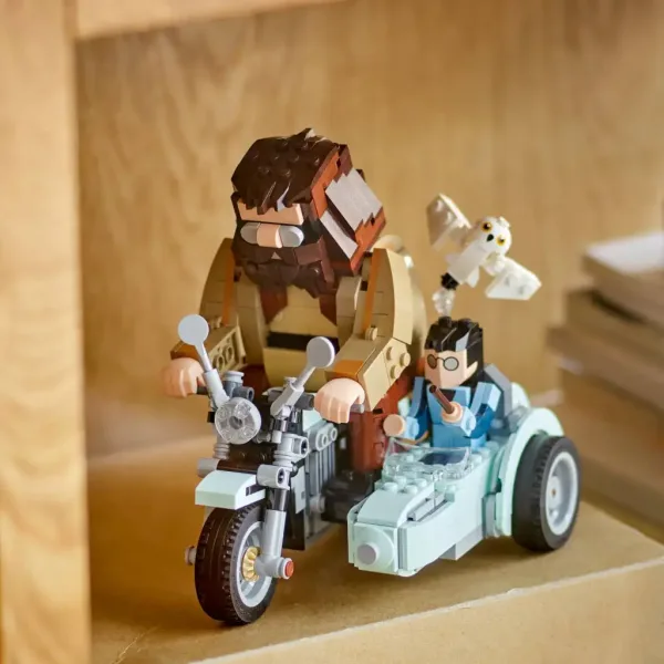 LEGO® Harry Potter: Le avventure in moto di Hagrid™ e Harry (76443) immagine 3