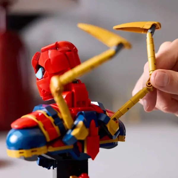 LEGO® Marvel: Busto di Iron Spider-Man (76326) immagine 3
