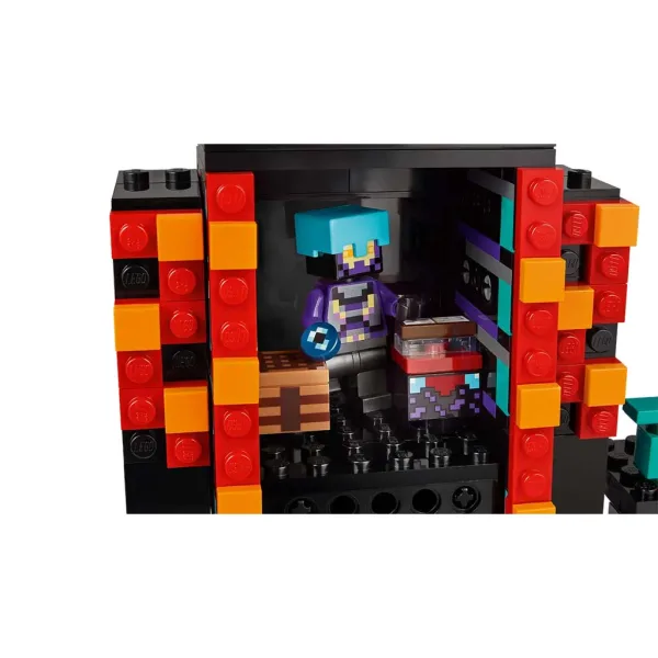 LEGO® Minecraft: La Torre Finale (21279) immagine 5