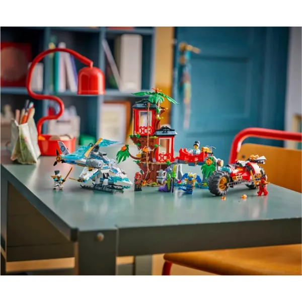 LEGO® Ninjago: Battaglia dei veicoli ninja alla casa sull’albero (71857) immagine 5